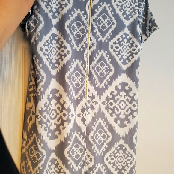 Lulu's patterned dress - Picture 3 of 3